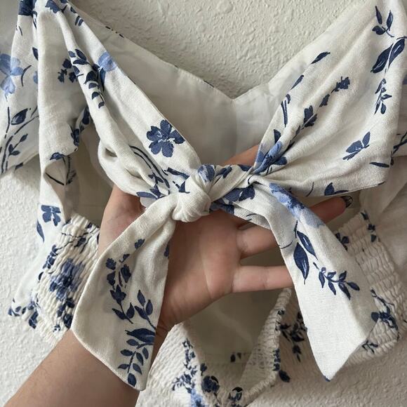 NWT Hollister Co. Short Sleeve Tie Back Ruched Blouse Blue Floral Sz Large - Picture 5 of 5